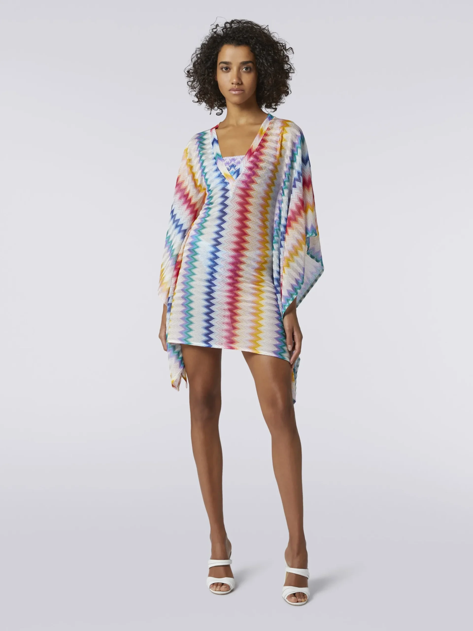 Short cover up kaftan in zigzag viscose with lurex