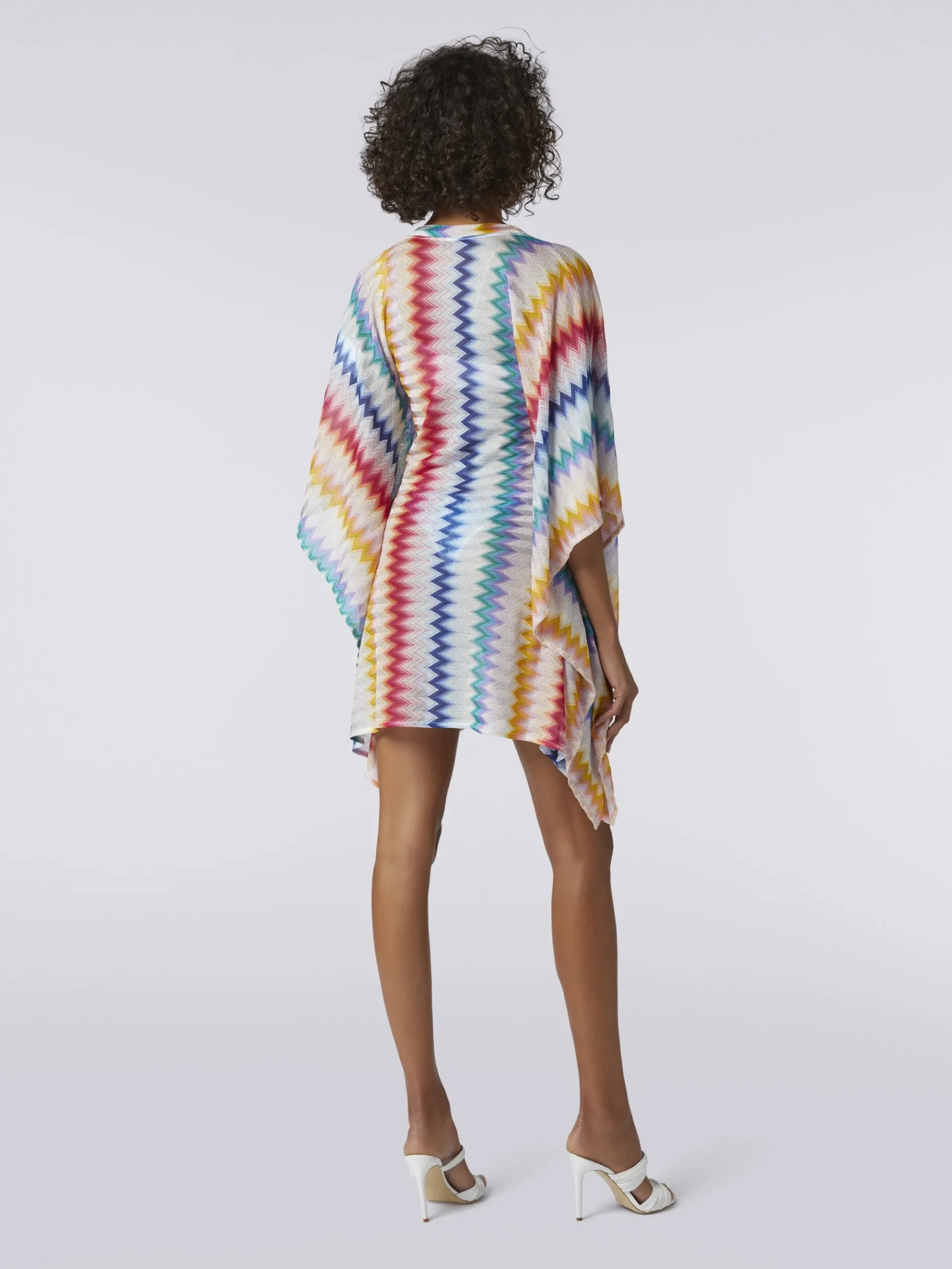 Short cover up kaftan in zigzag viscose with lurex
