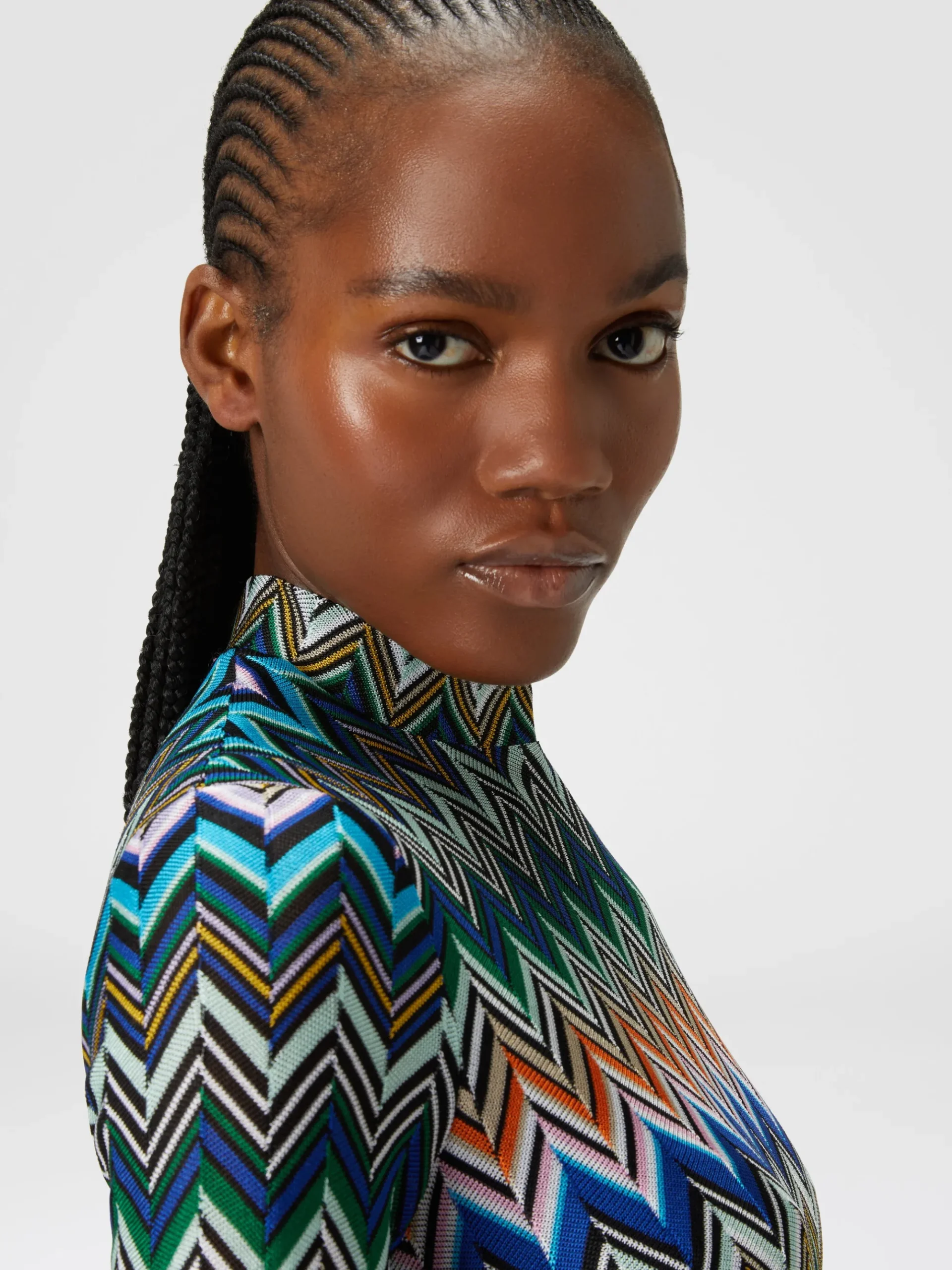 Short-sleeved mini-dress in zig zag viscose