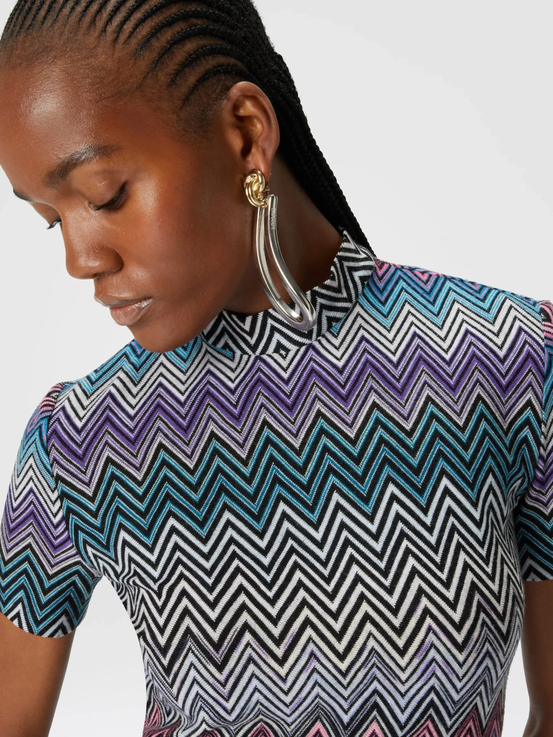 Short-sleeved mini-dress in zigzag wool