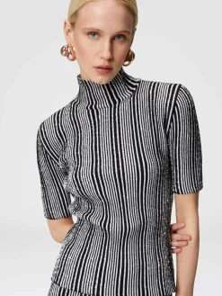 Short-sleeved striped turtleneck with sequins