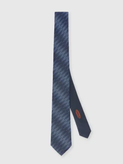 Silk tie with elongated zigzag