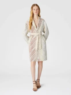 Single-breasted coat in fabric with 3D zig zag pattern