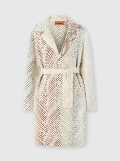 Single-breasted coat in fabric with 3D zig zag pattern