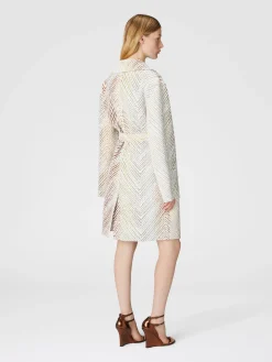 Single-breasted coat in fabric with 3D zig zag pattern