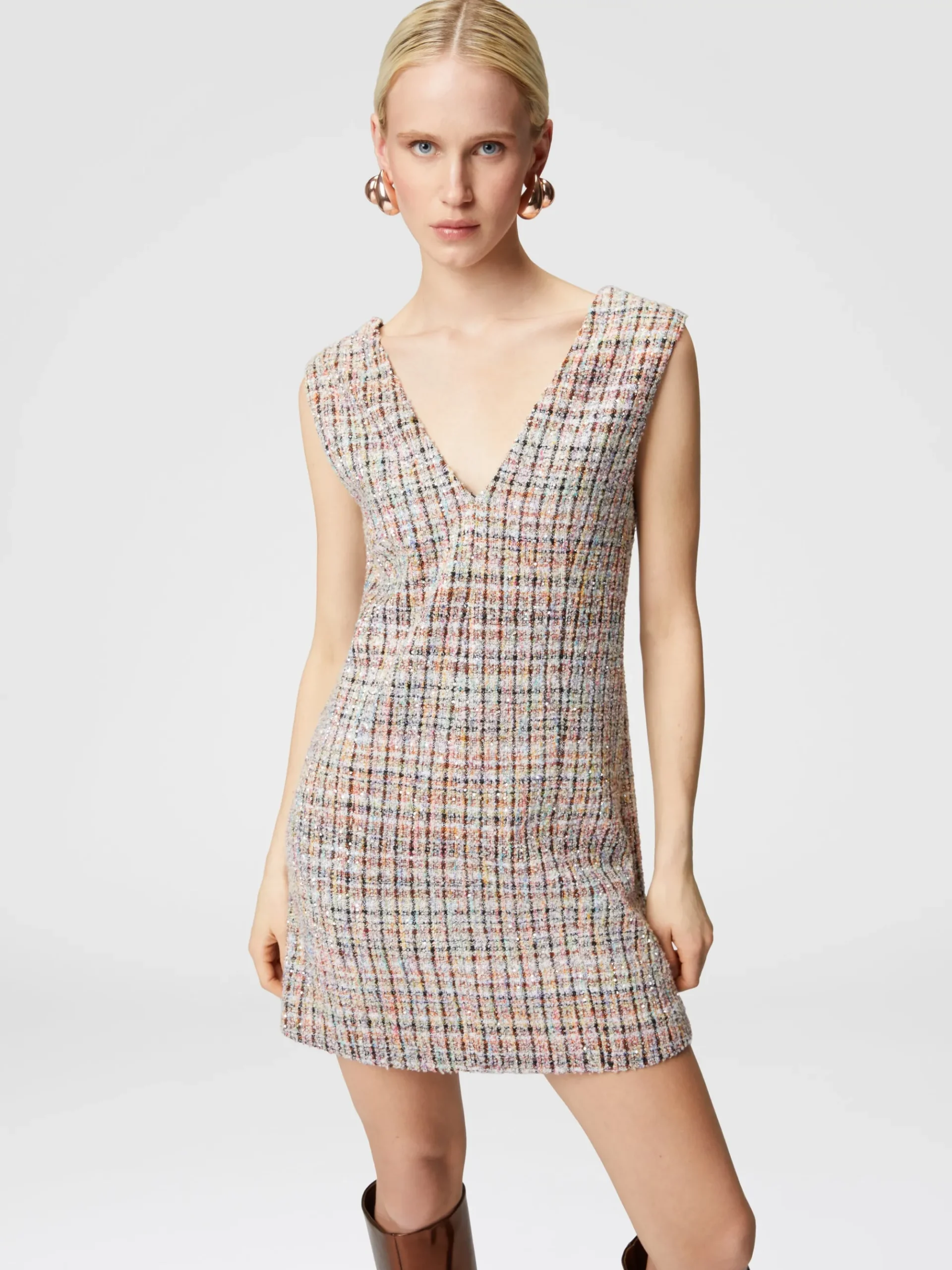Sleeveless bouclé checkered mini-dress with sequins
