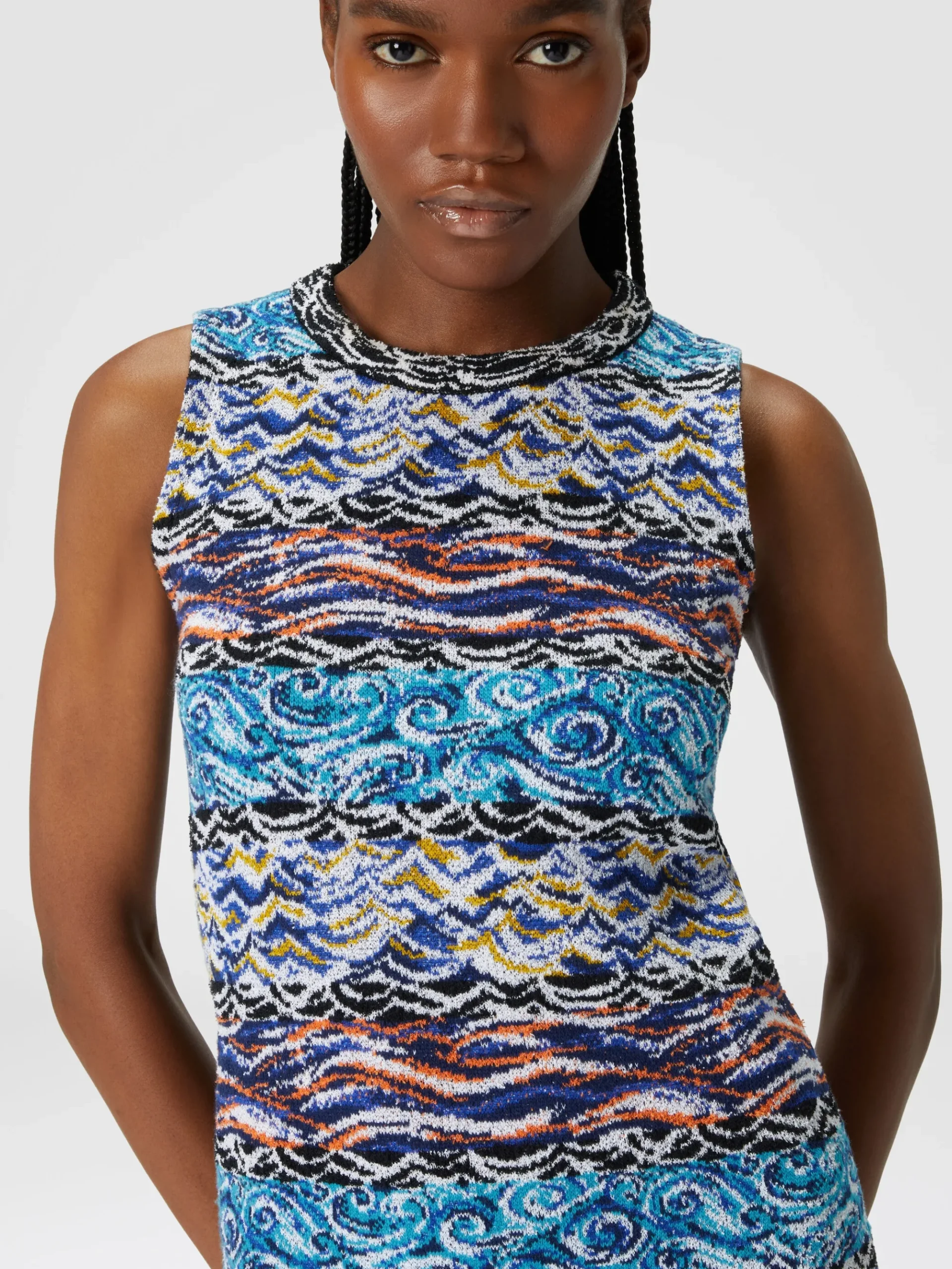 Sleeveless mini-dress in wool and cotton with wave motif