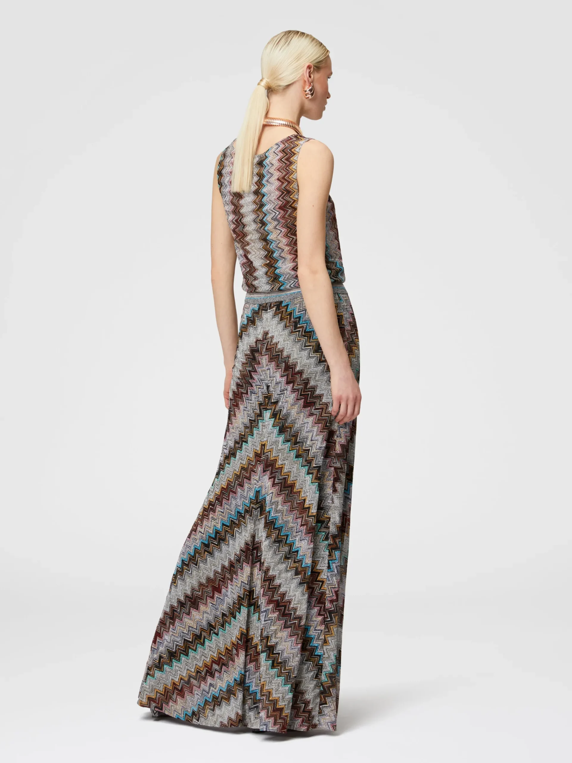 Sleeveless top with lamé slub zigzag motif