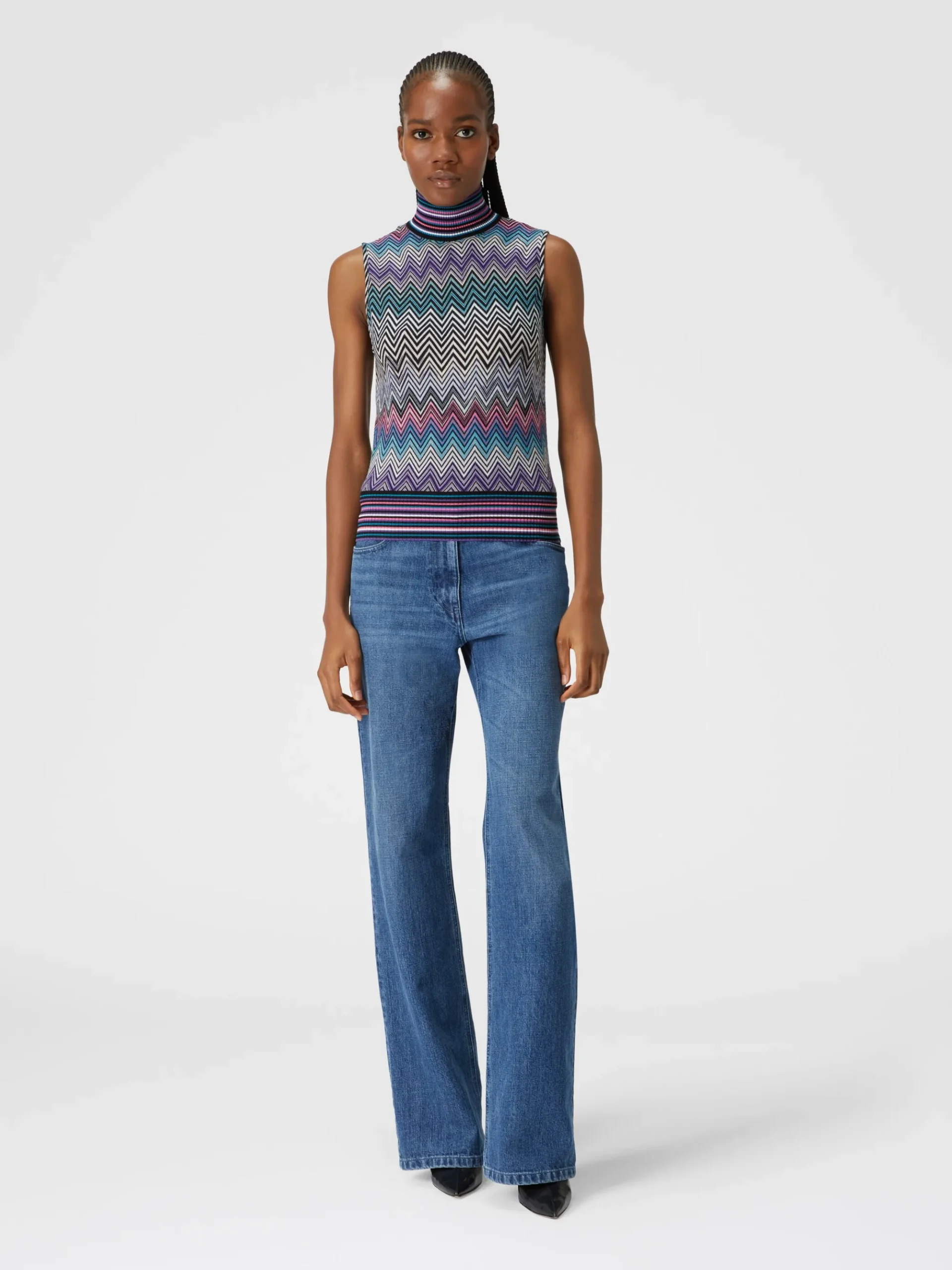Sleeveless turtleneck top in zig zag wool