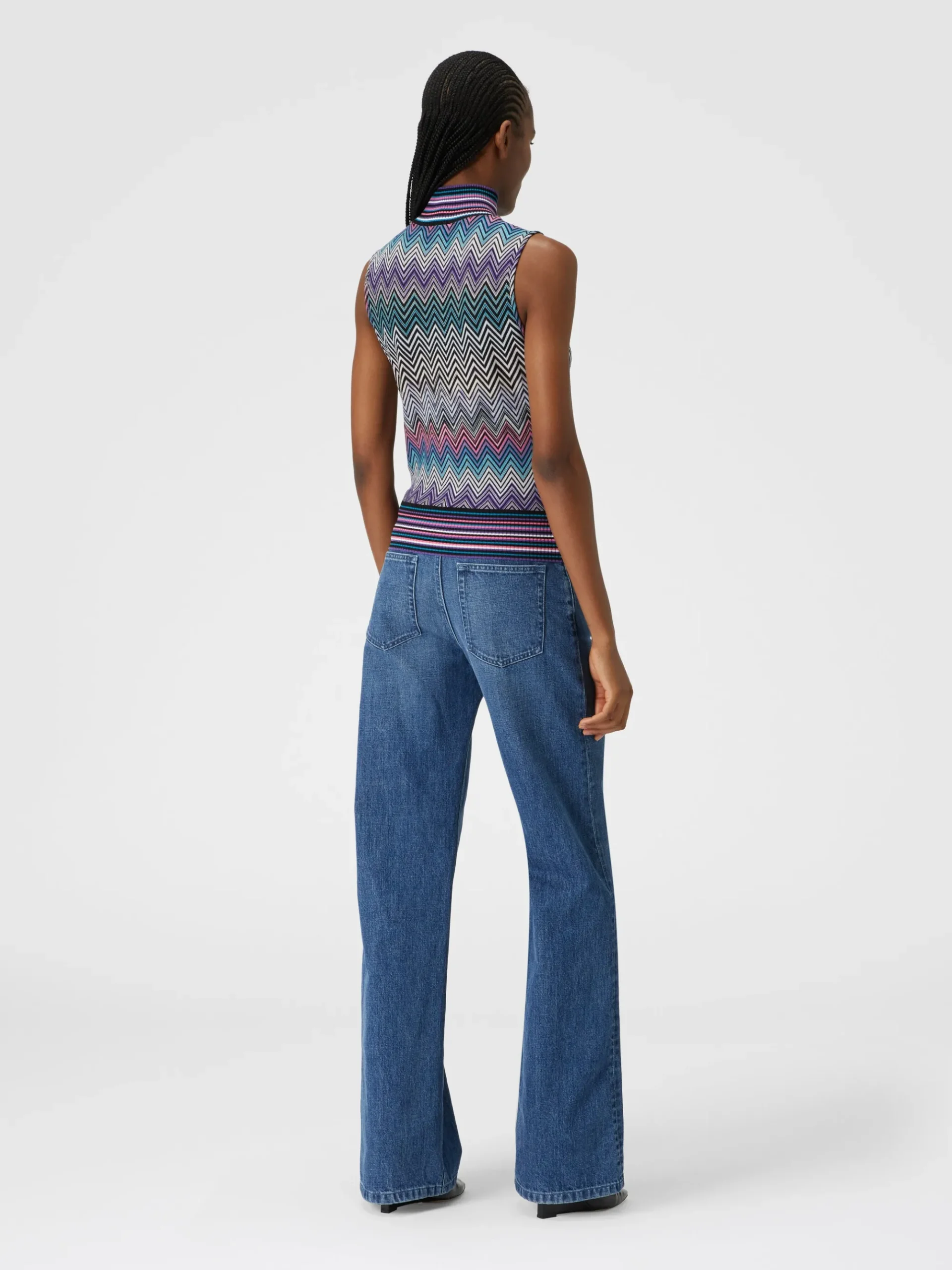 Sleeveless turtleneck top in zig zag wool