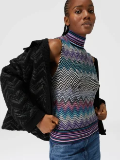 Sleeveless turtleneck top in zig zag wool