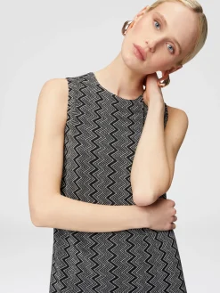 Sleeveless zig zag lamé mini-dress