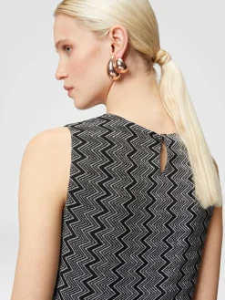 Sleeveless zig zag lamé mini-dress