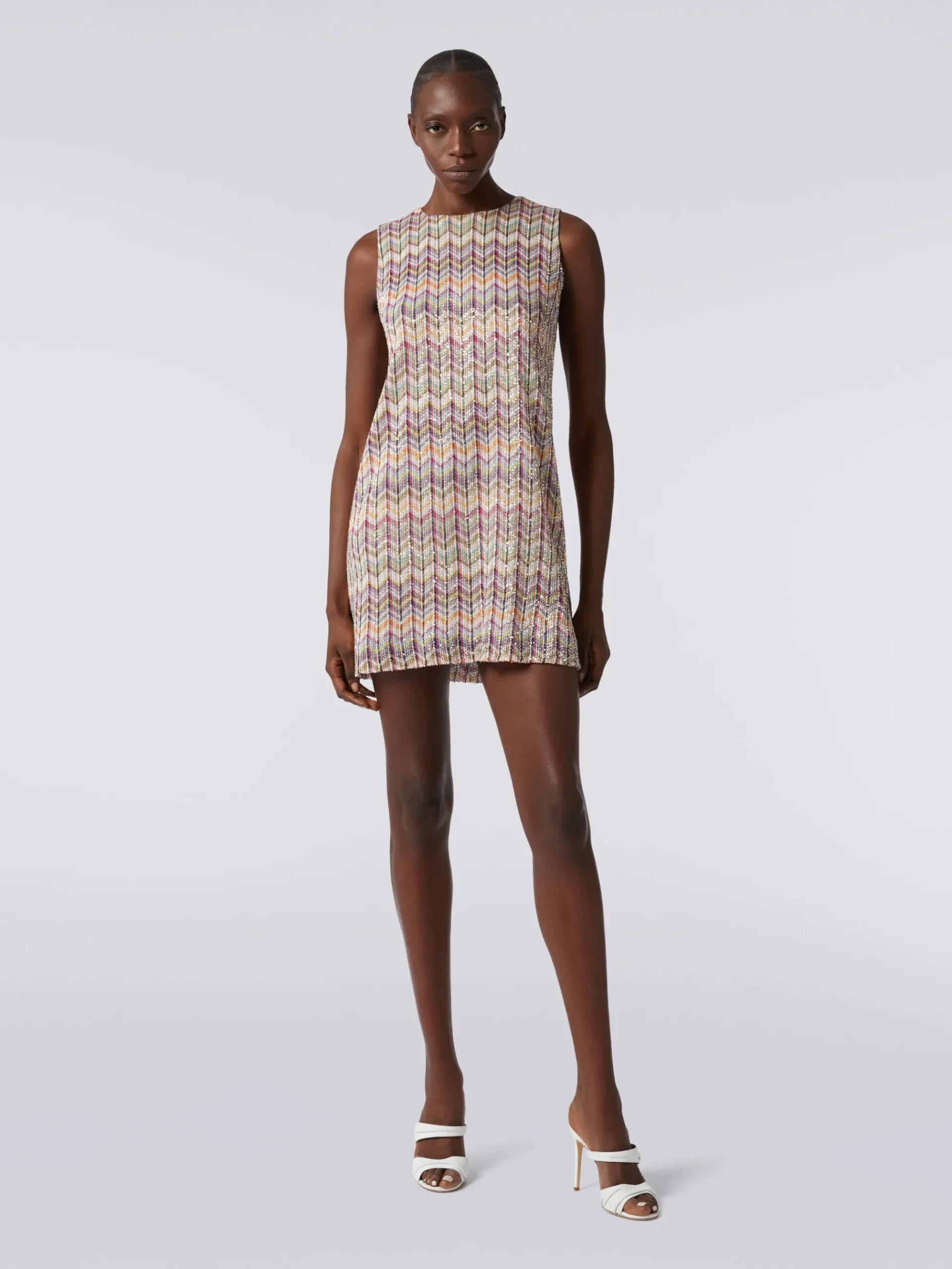 Sleeveless zigzag mini-dress with sequins