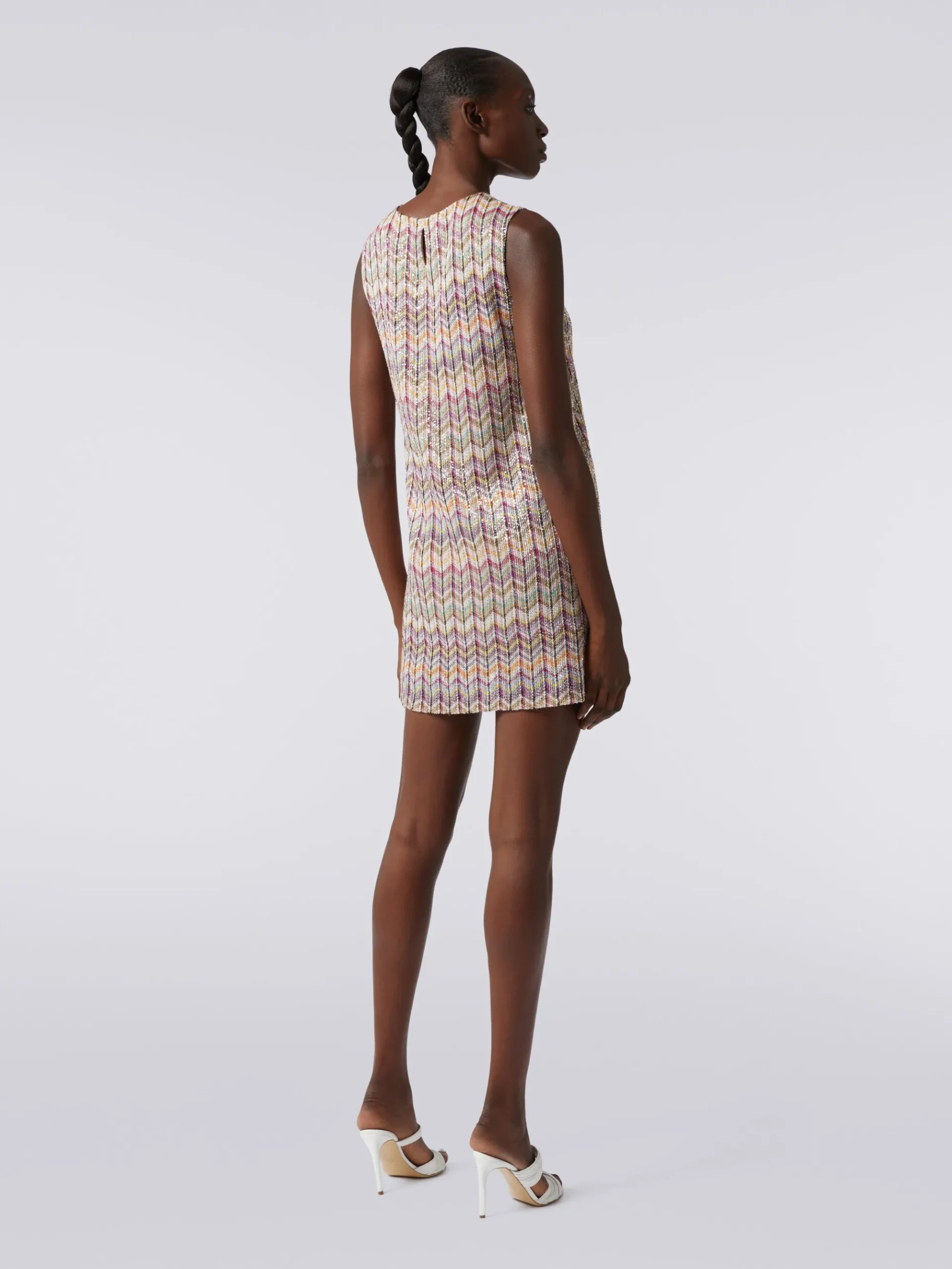 Sleeveless zigzag mini-dress with sequins