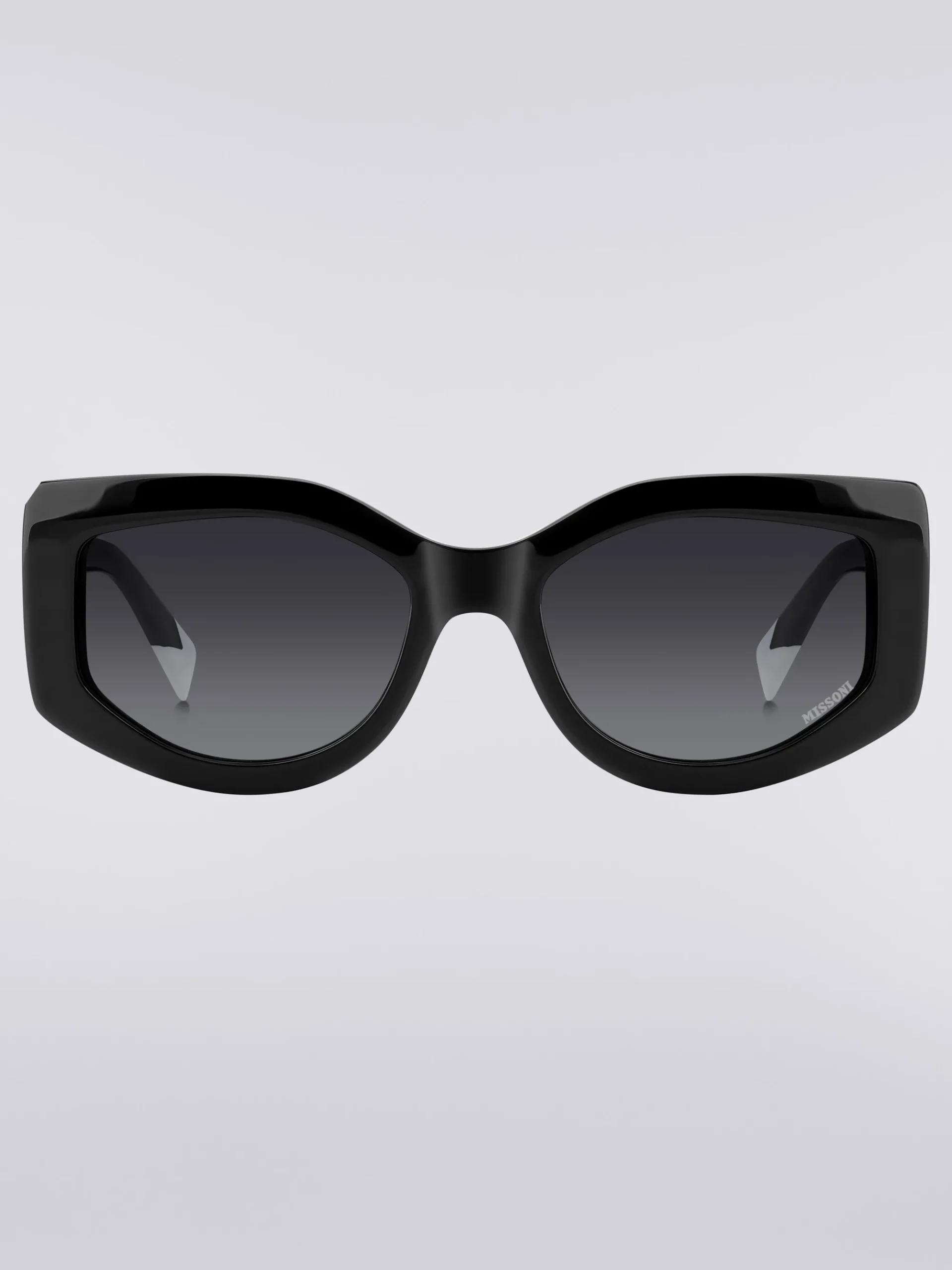 Slightly wrap-around shaped sunglasses in acetate