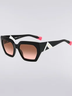 Square frame sunglasses with contrasting logo insert