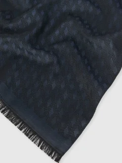 Stole in frayed wool