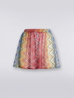 Swimming shorts in zigzag print fabric