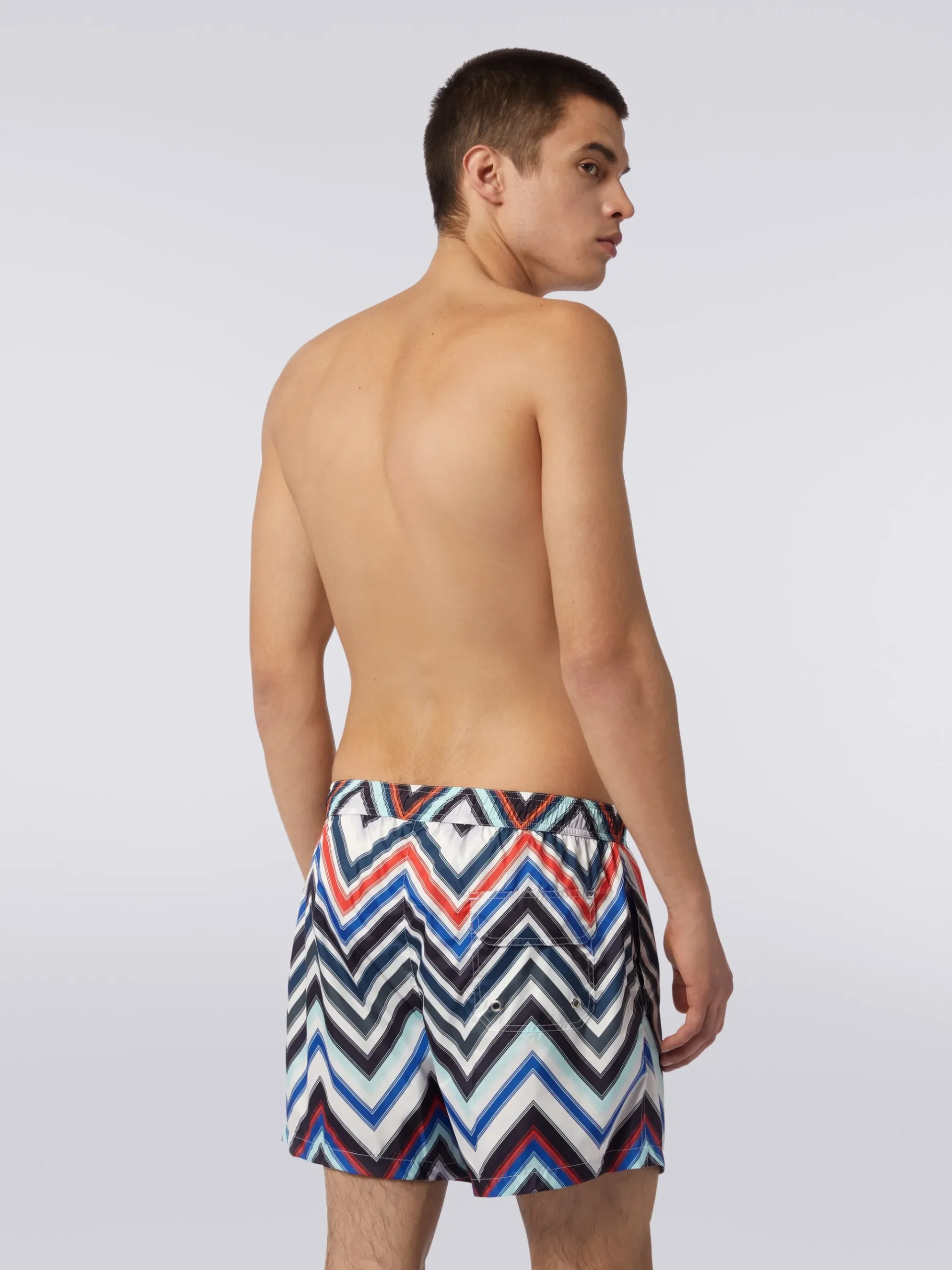 Swimming trunks in nylon with large gradated zigzag