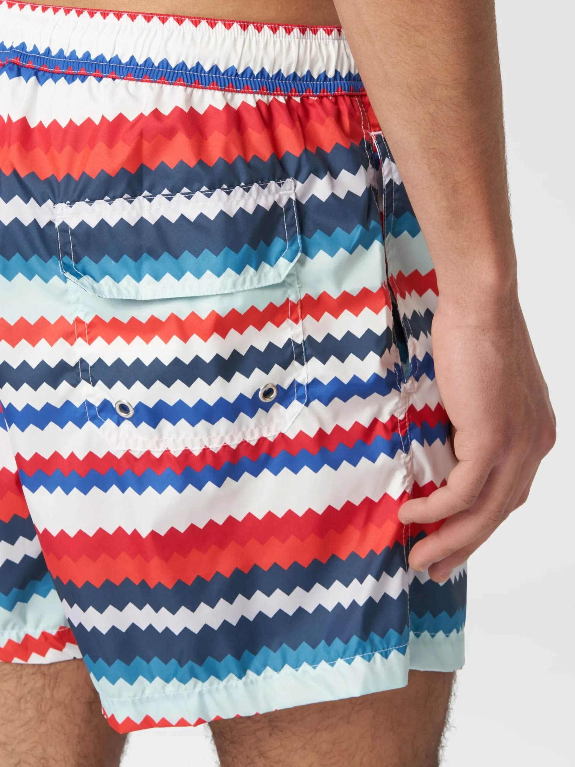 Swimming trunks in small zigzag print nylon