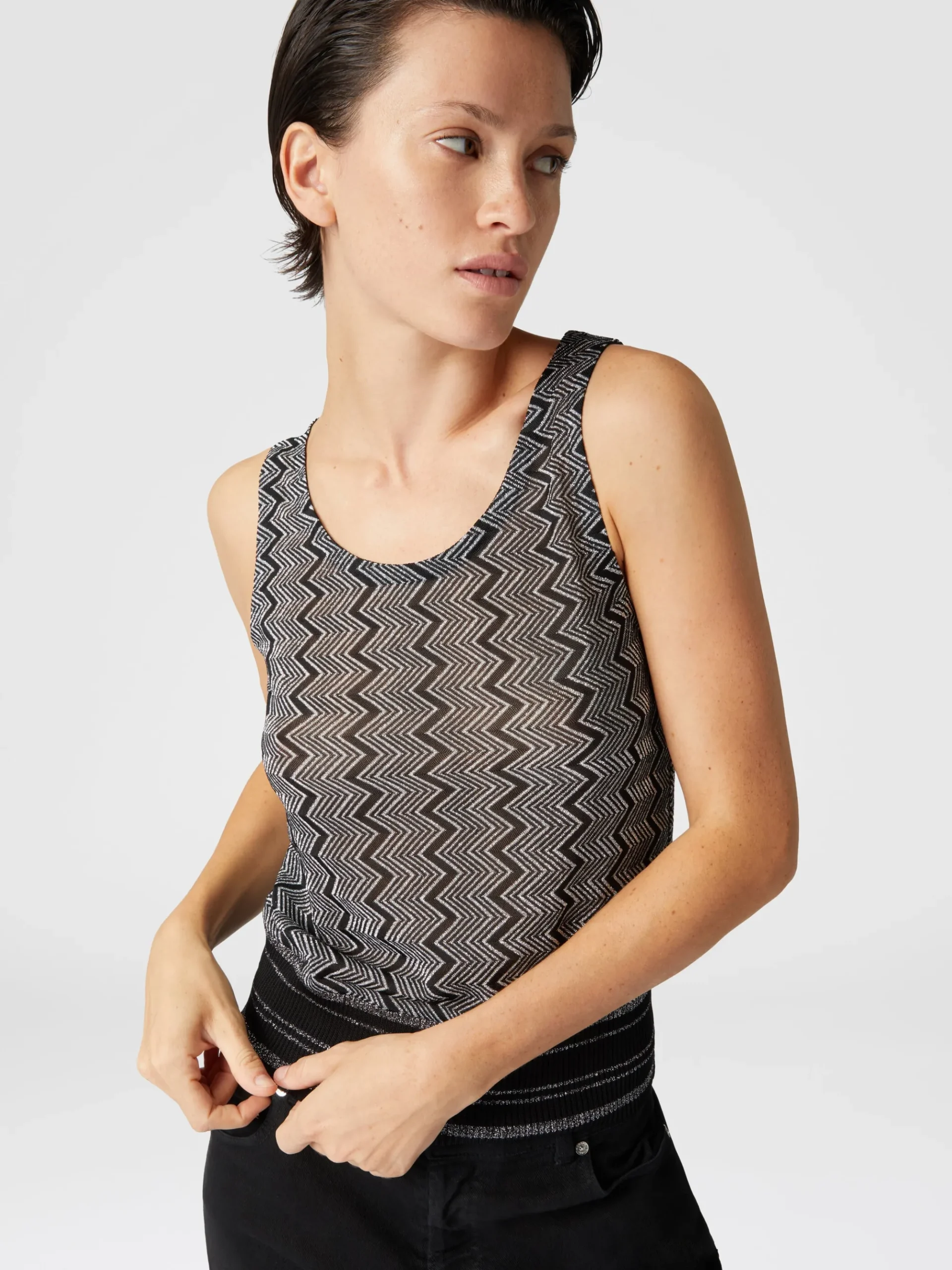 Top with zig zag lamé motif