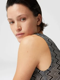 Top with zig zag lamé motif