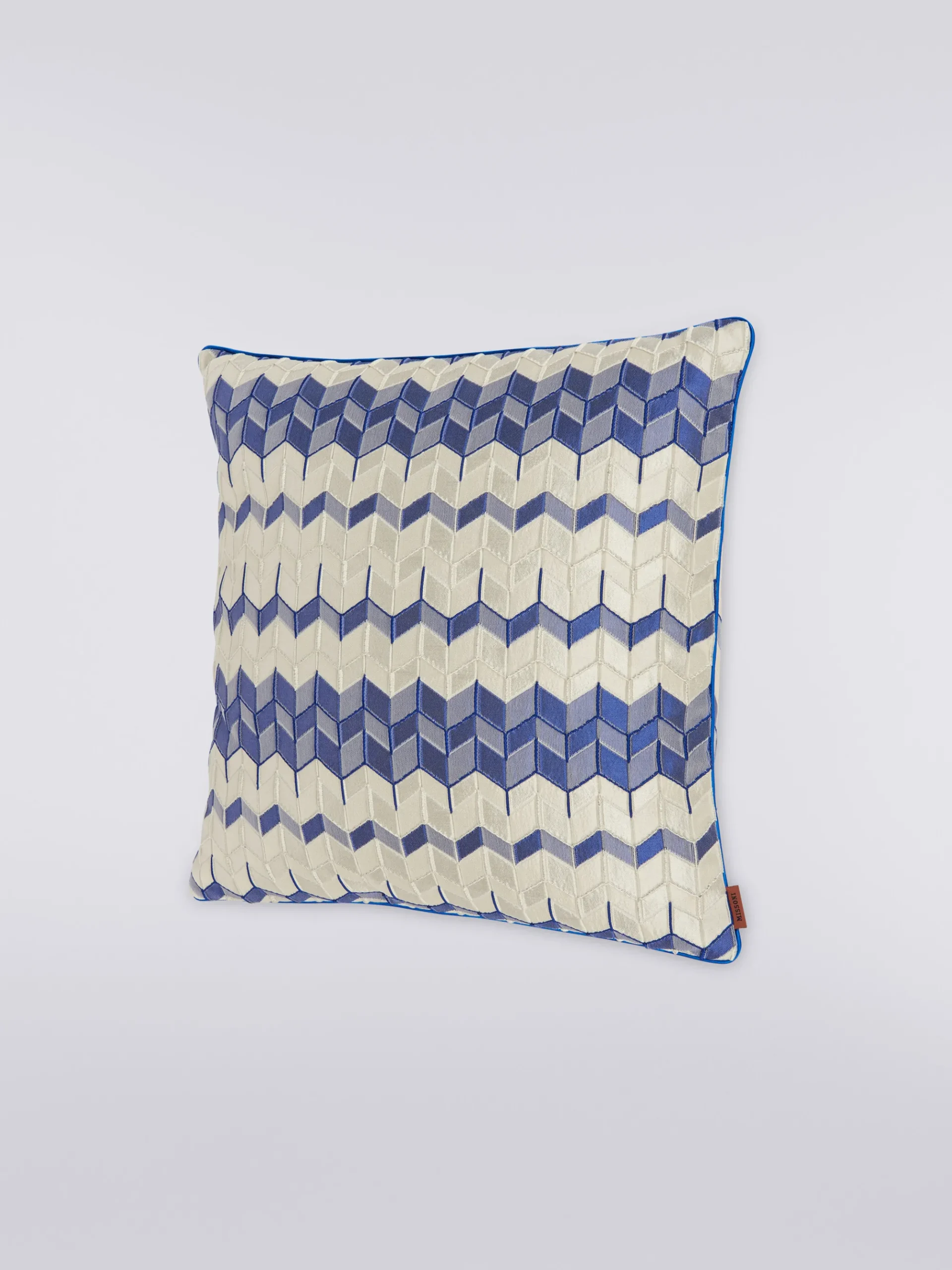 Tread 40x40 cm chevron 3D effect cushion