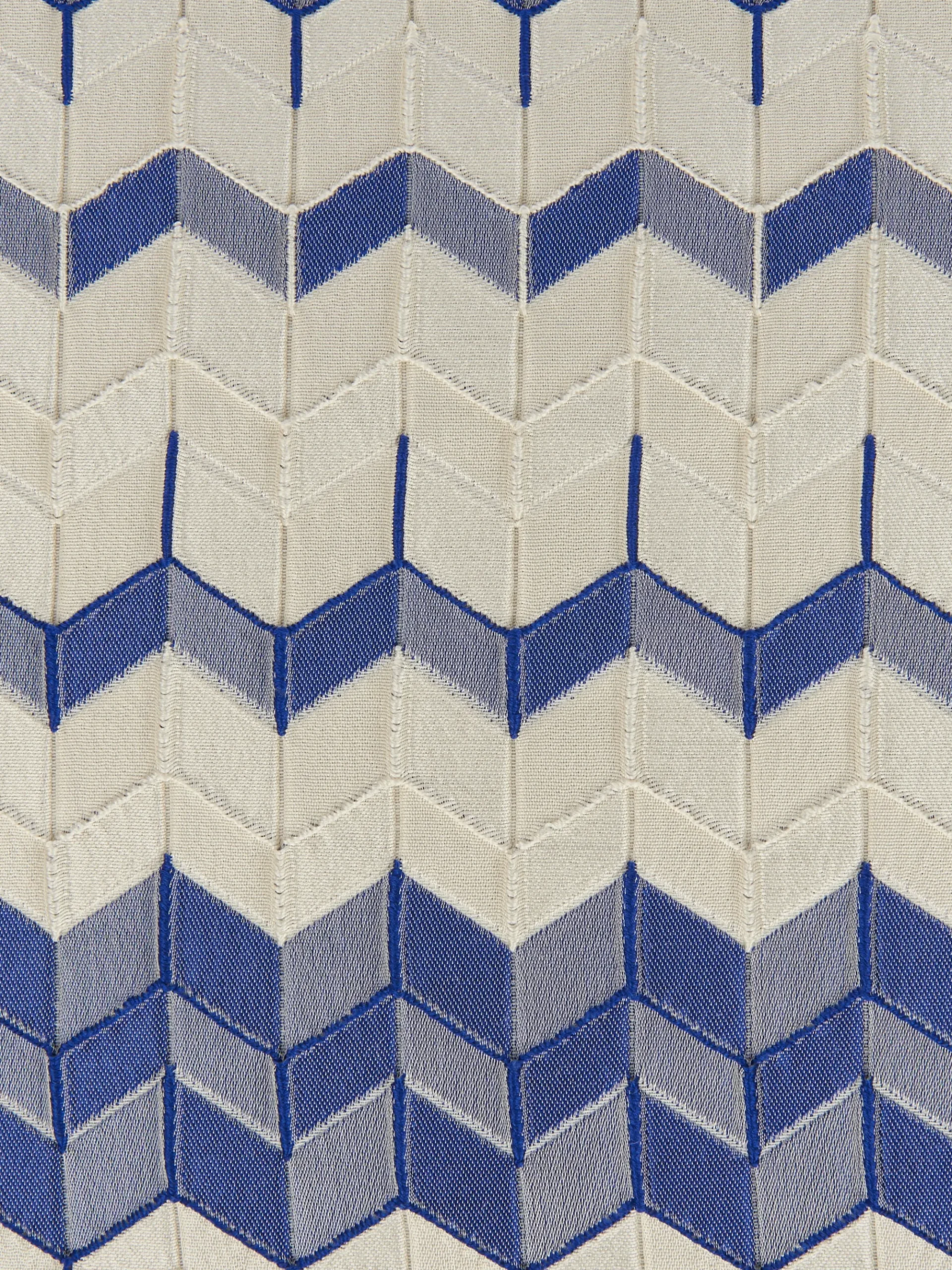Tread 40x40 cm chevron 3D effect cushion