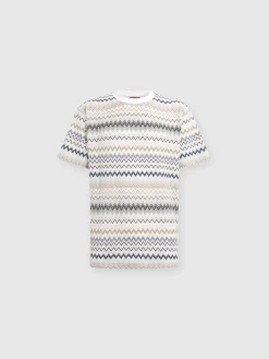 T-shirt with zig zag motif and back logo