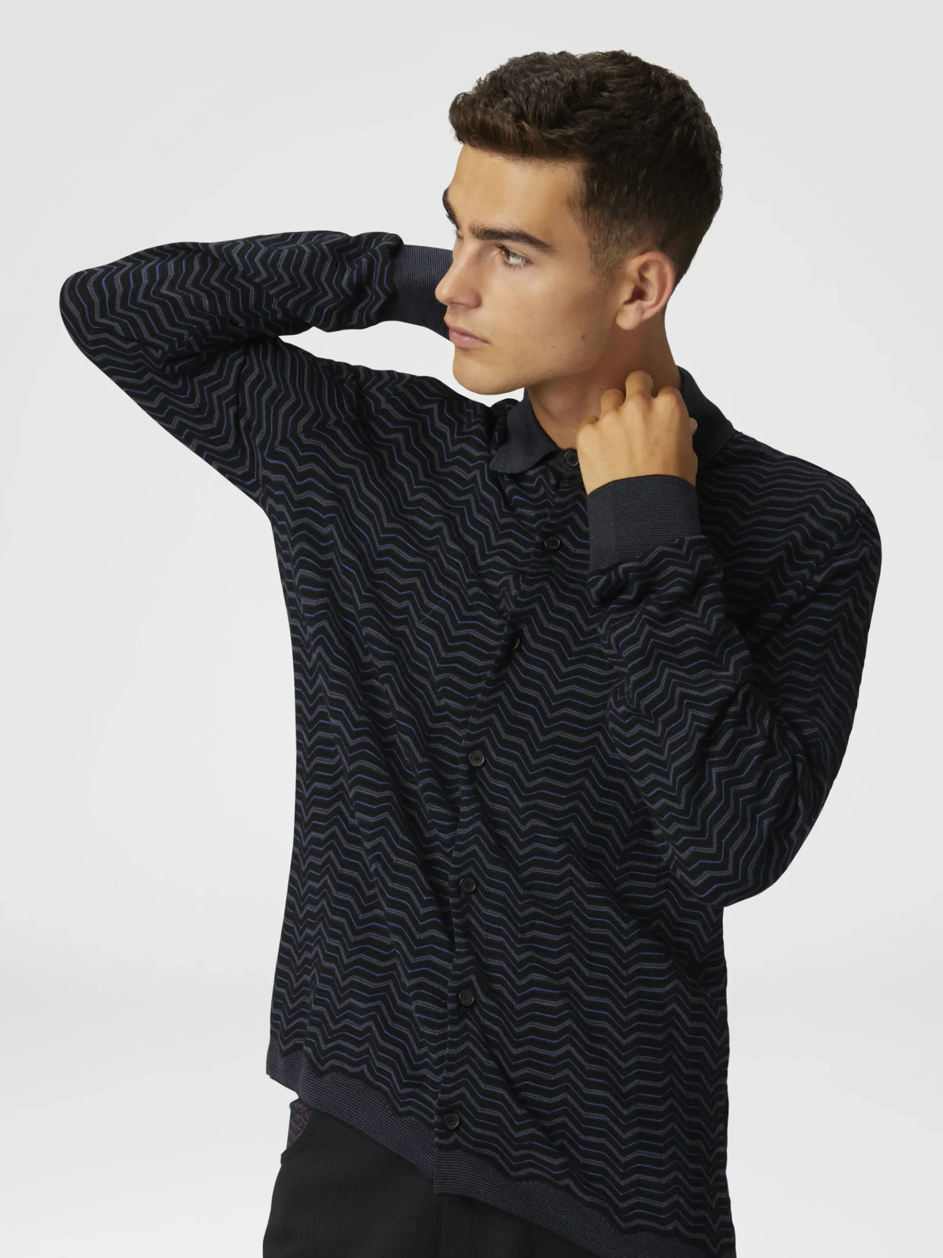 Wool and viscose knit shirt with waves