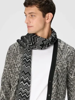 Wool and viscose scarf