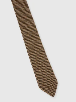 Wool blend knit tie