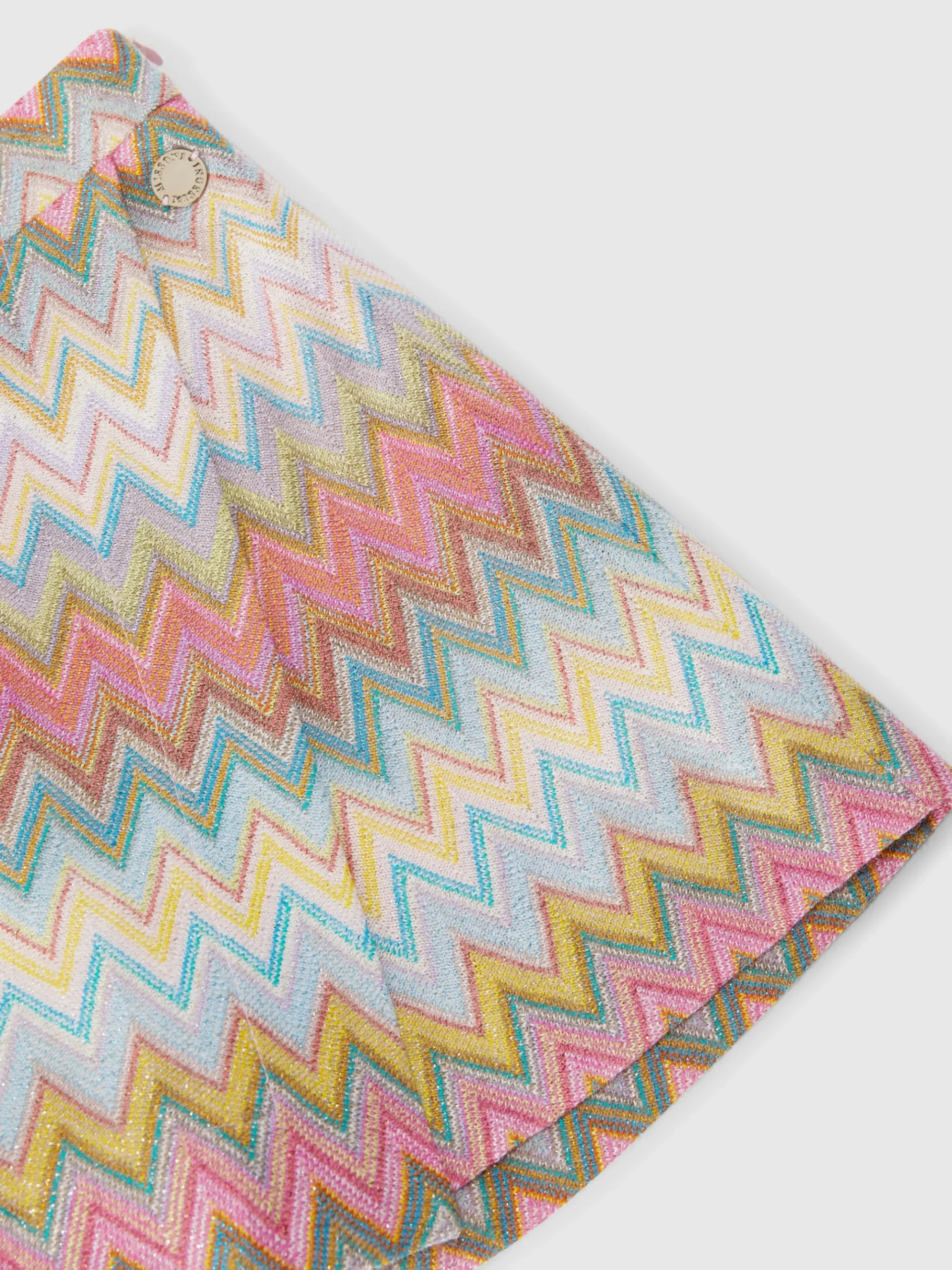 Wrap skirt in zig zag lamé knit