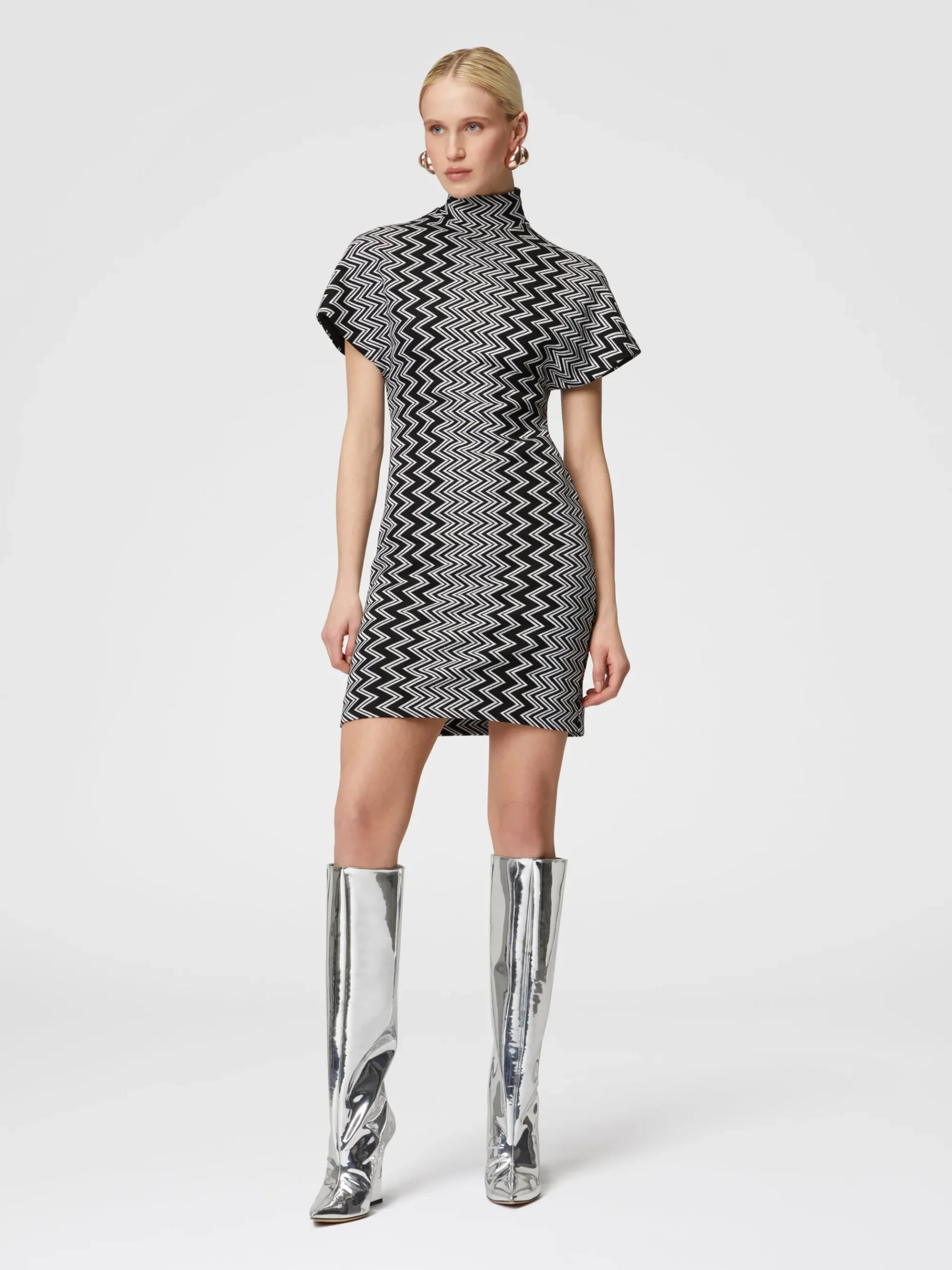 Zig zag mini-dress with sculptural sleeves