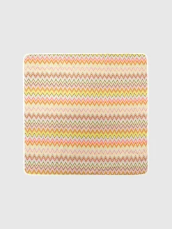 Zig zag stretch cotton blanket with contrasting piping