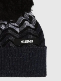 Zig zag virgin wool hat with logo and pom pom