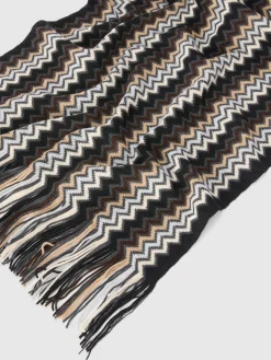 Zig zag wool shawl with fringes