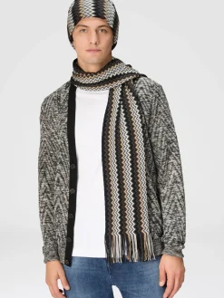 Zig zag wool shawl with fringes