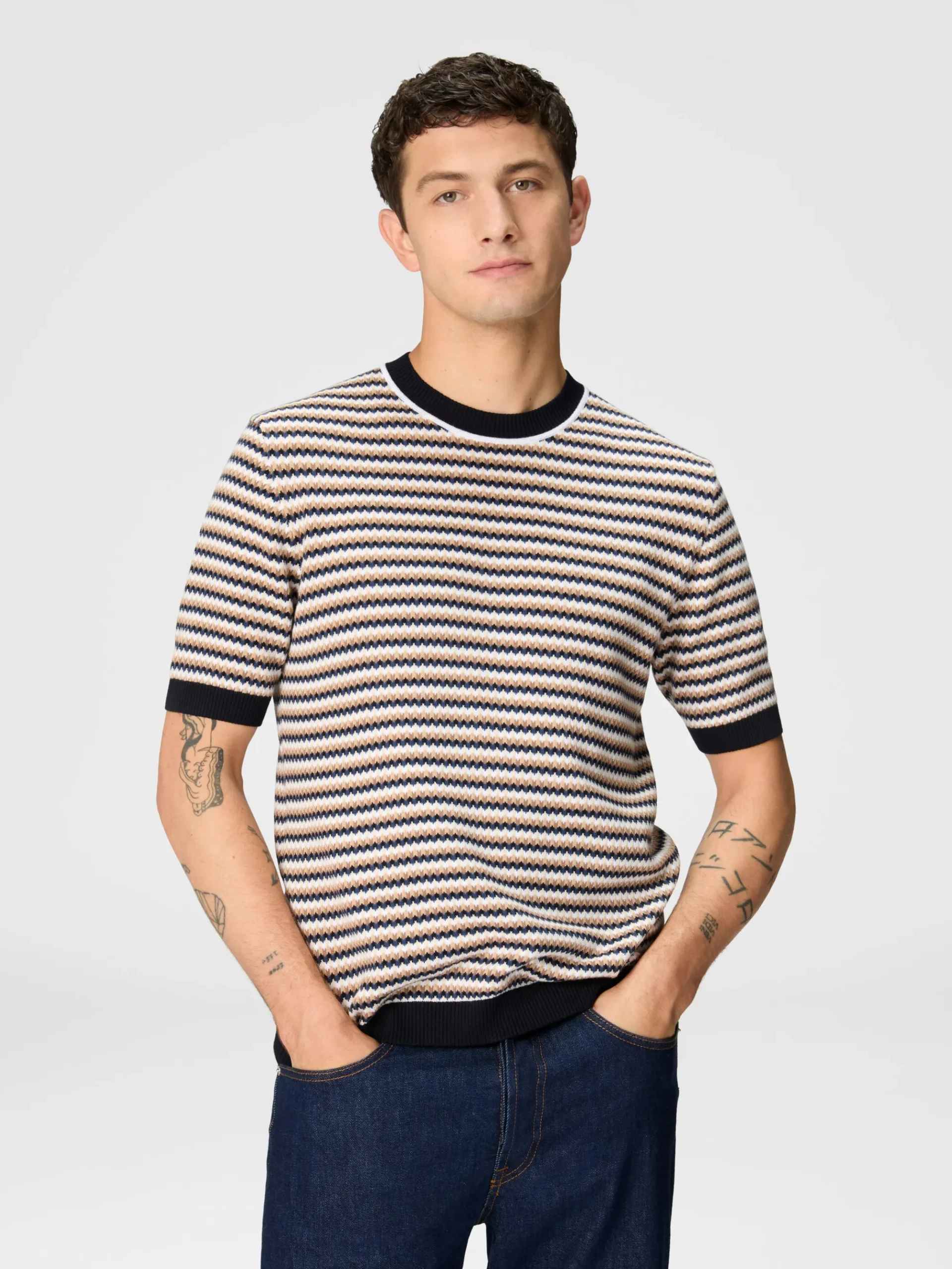 Zigzag cotton knit T-shirt with contrasting piping