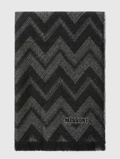 Zigzag wool stole