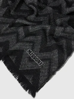 Zigzag wool stole